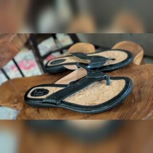 b.o.c. Women's Black Thong Sandals